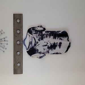 NWOT Paperoc split back T-Shirt SZ Med